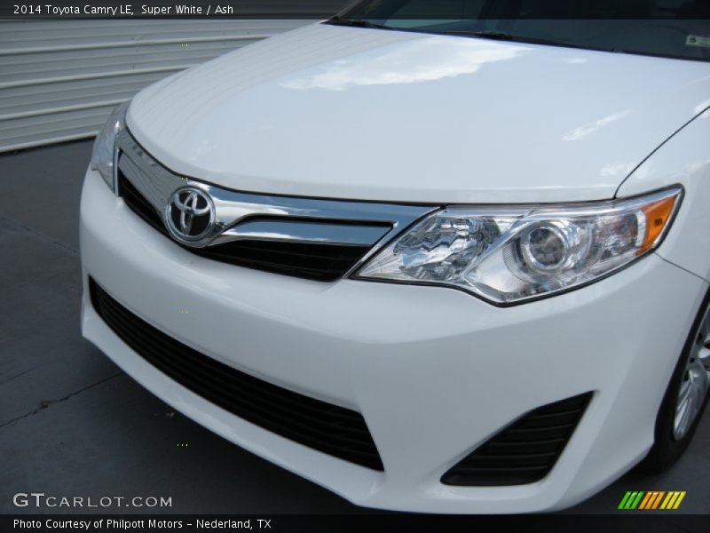 Super White / Ash 2014 Toyota Camry LE