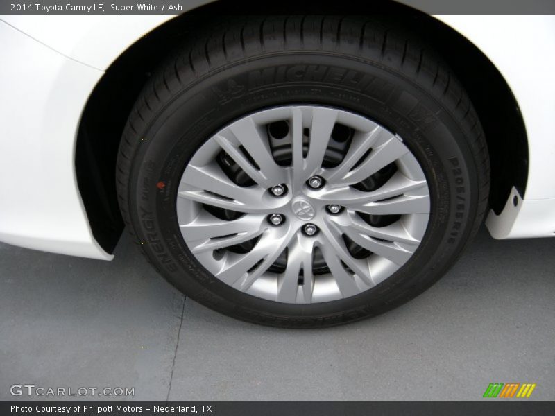 Super White / Ash 2014 Toyota Camry LE