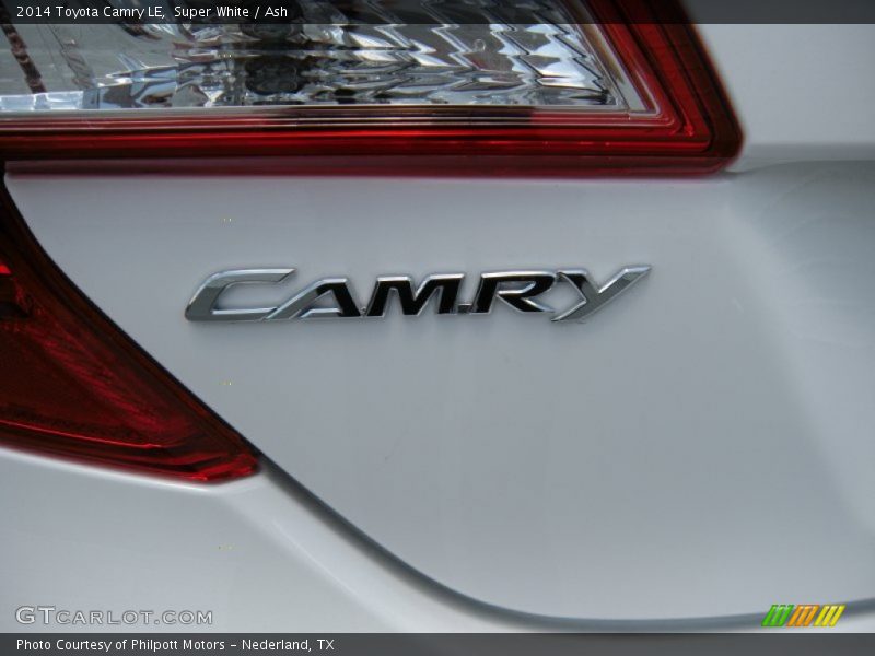 Super White / Ash 2014 Toyota Camry LE