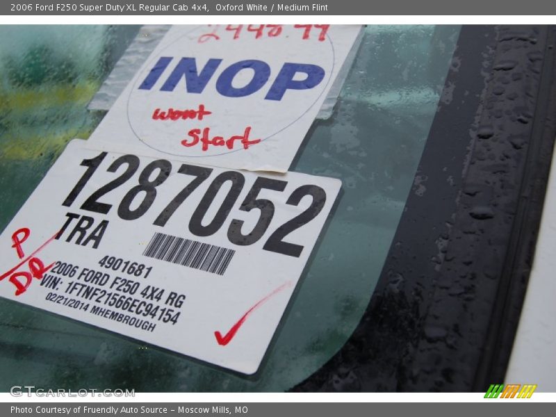 Oxford White / Medium Flint 2006 Ford F250 Super Duty XL Regular Cab 4x4
