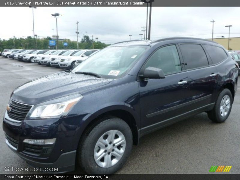 Front 3/4 View of 2015 Traverse LS