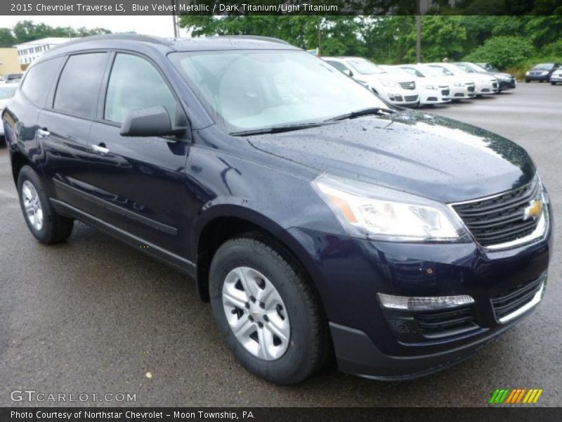Front 3/4 View of 2015 Traverse LS