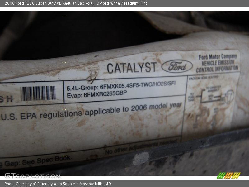 Oxford White / Medium Flint 2006 Ford F250 Super Duty XL Regular Cab 4x4