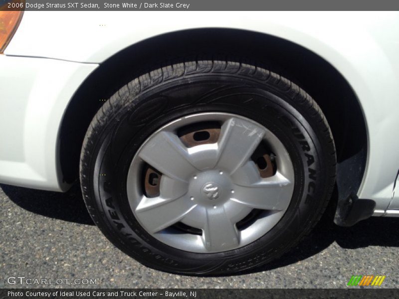 Stone White / Dark Slate Grey 2006 Dodge Stratus SXT Sedan