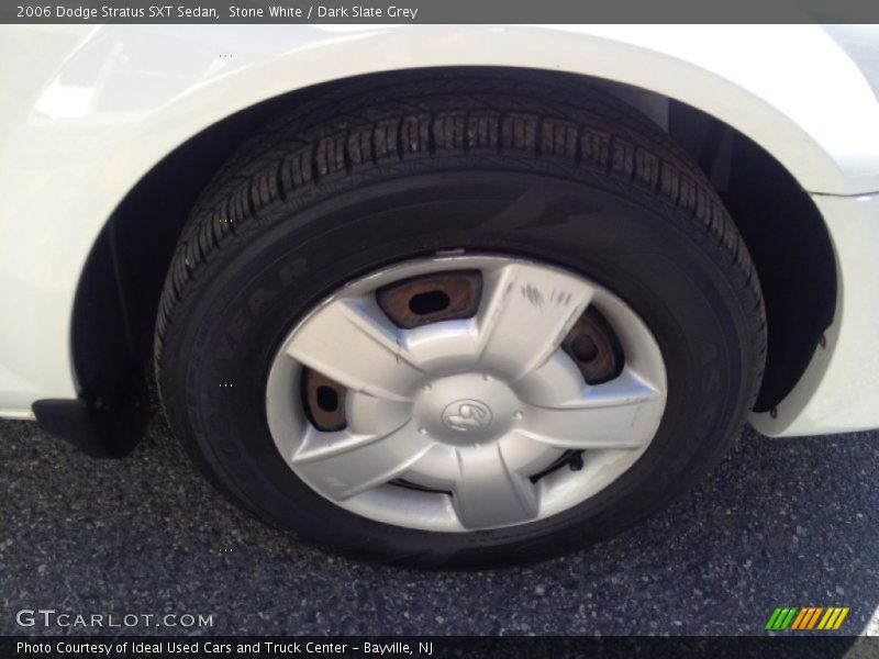 Stone White / Dark Slate Grey 2006 Dodge Stratus SXT Sedan