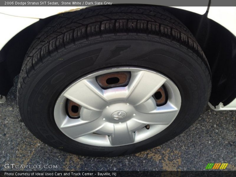 Stone White / Dark Slate Grey 2006 Dodge Stratus SXT Sedan