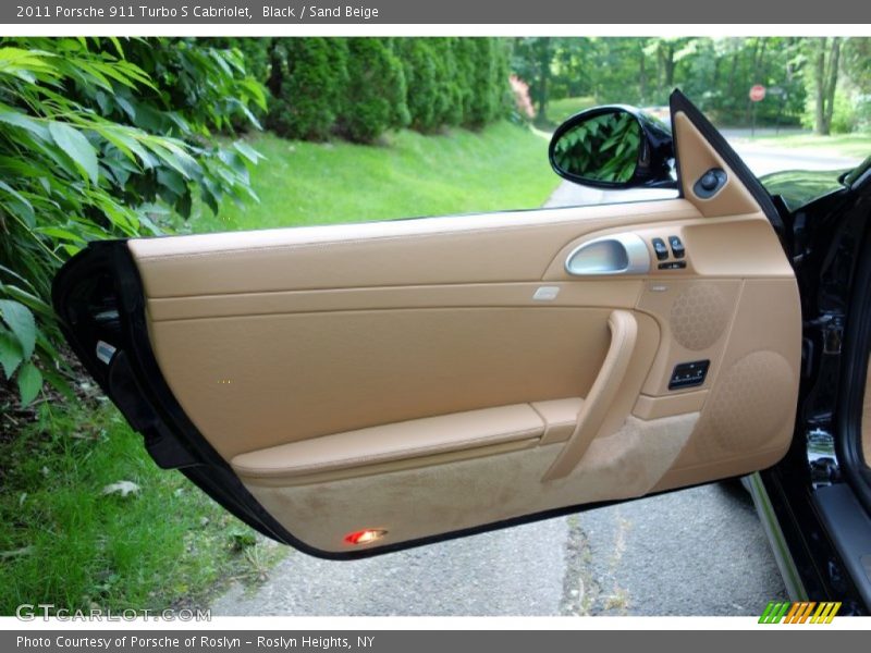 Door Panel of 2011 911 Turbo S Cabriolet