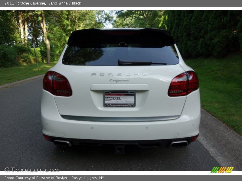 Sand White / Black 2011 Porsche Cayenne
