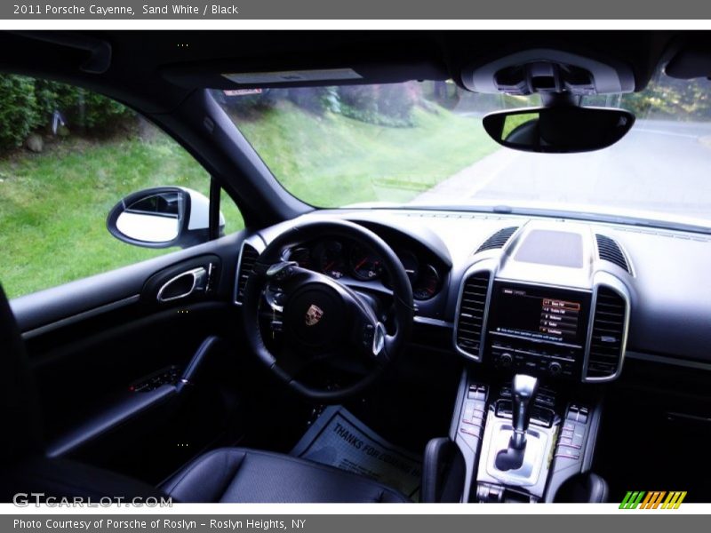 Sand White / Black 2011 Porsche Cayenne