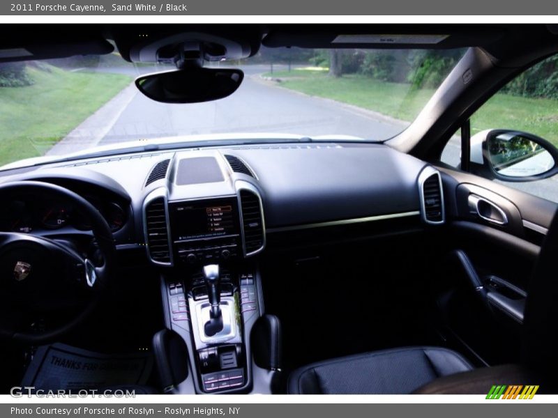 Sand White / Black 2011 Porsche Cayenne