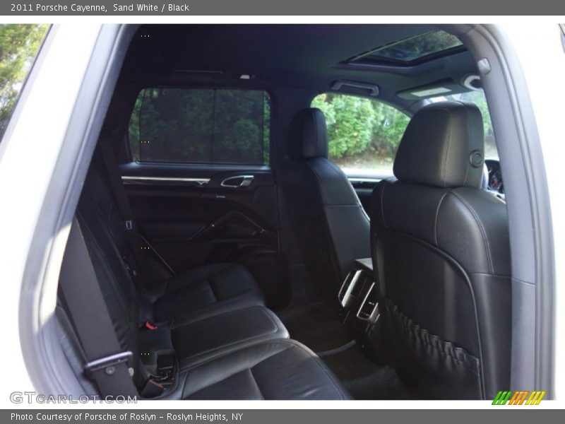 Sand White / Black 2011 Porsche Cayenne