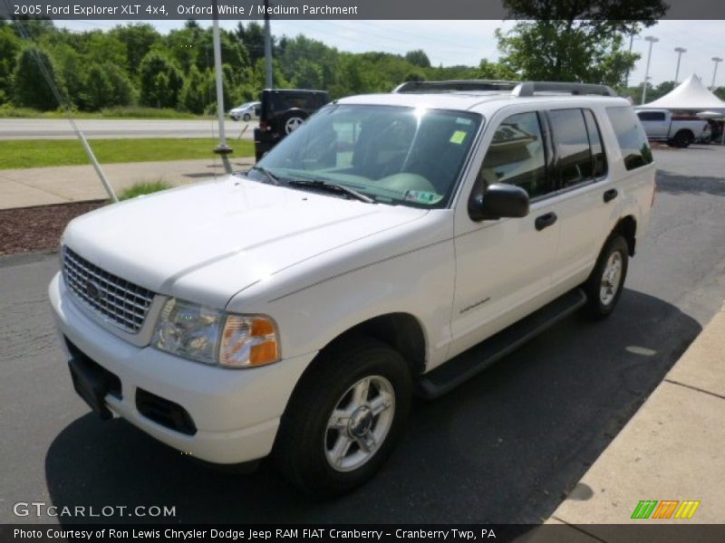 Oxford White / Medium Parchment 2005 Ford Explorer XLT 4x4
