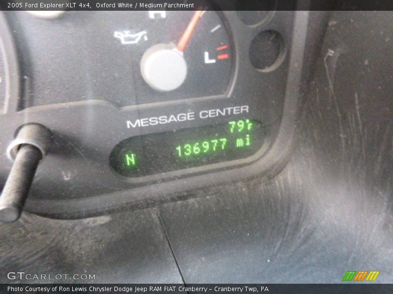 Oxford White / Medium Parchment 2005 Ford Explorer XLT 4x4