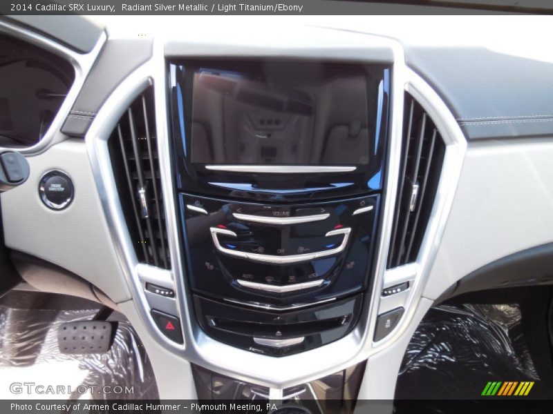 Radiant Silver Metallic / Light Titanium/Ebony 2014 Cadillac SRX Luxury