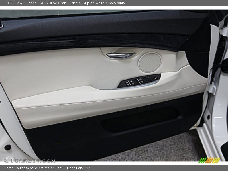 Alpine White / Ivory White 2012 BMW 5 Series 550i xDrive Gran Turismo
