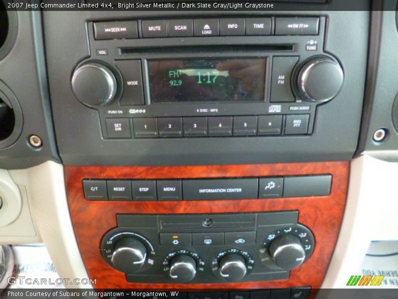 Bright Silver Metallic / Dark Slate Gray/Light Graystone 2007 Jeep Commander Limited 4x4