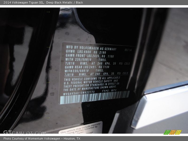 Deep Black Metallic / Black 2014 Volkswagen Tiguan SEL