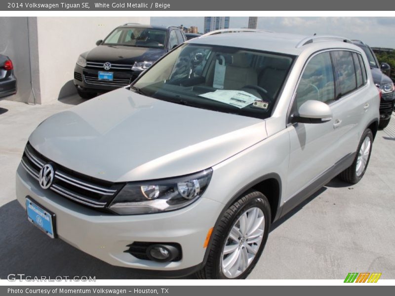 White Gold Metallic / Beige 2014 Volkswagen Tiguan SE
