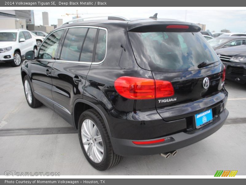 Deep Black Metallic / Black 2014 Volkswagen Tiguan SE