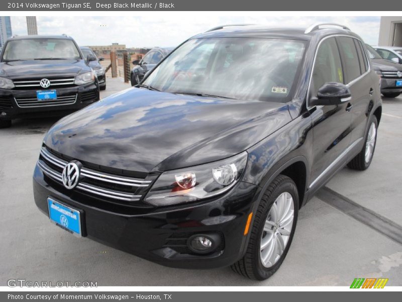 Deep Black Metallic / Black 2014 Volkswagen Tiguan SE