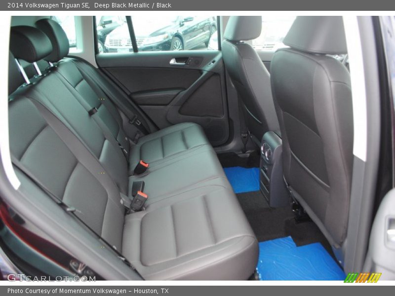 Deep Black Metallic / Black 2014 Volkswagen Tiguan SE