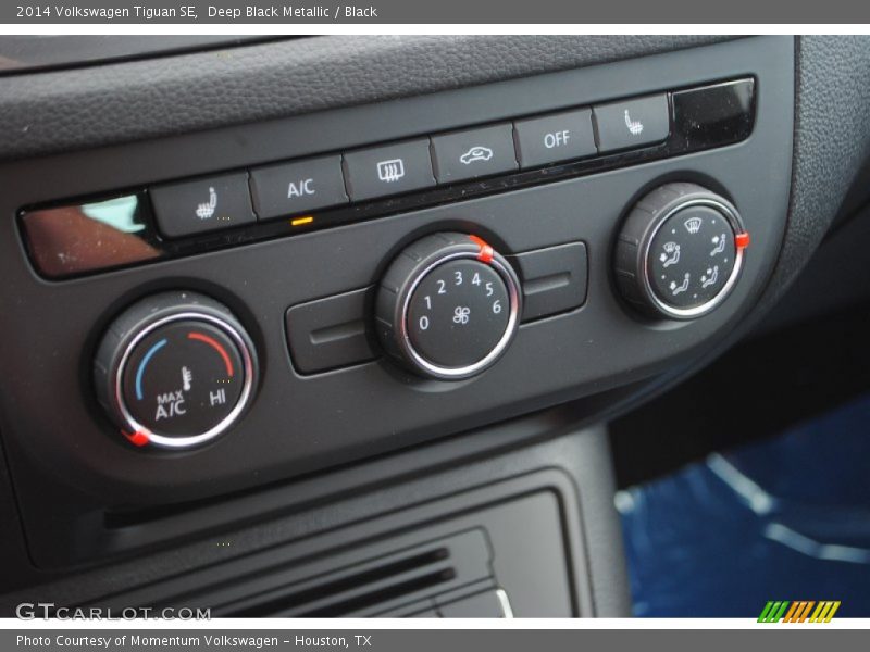 Deep Black Metallic / Black 2014 Volkswagen Tiguan SE