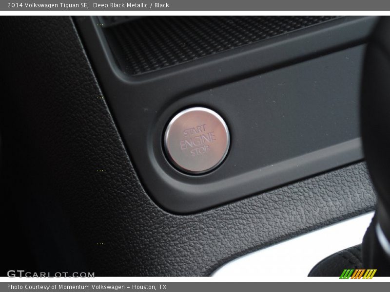 Deep Black Metallic / Black 2014 Volkswagen Tiguan SE