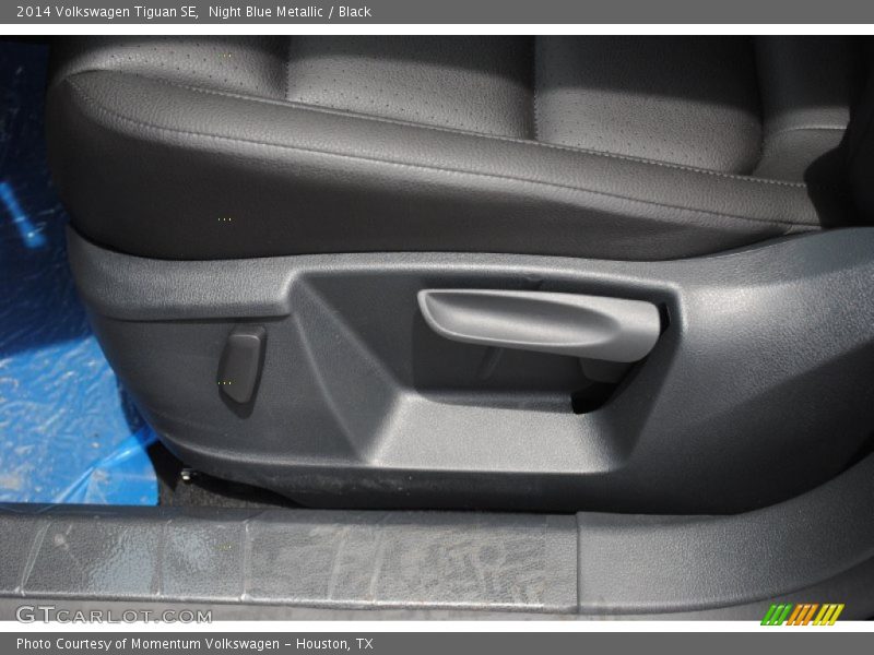 Night Blue Metallic / Black 2014 Volkswagen Tiguan SE