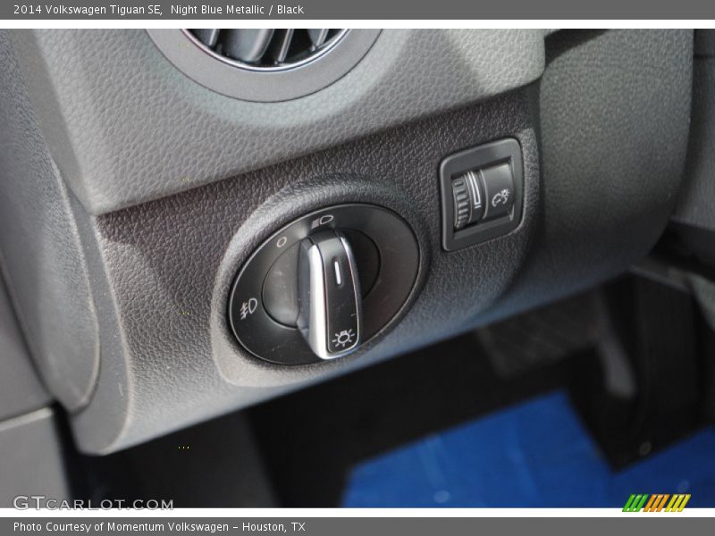 Night Blue Metallic / Black 2014 Volkswagen Tiguan SE