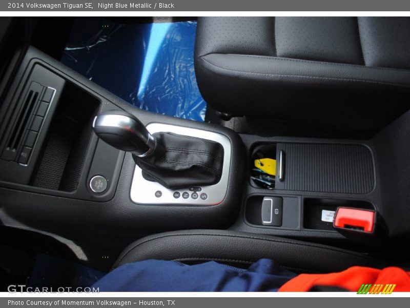 Night Blue Metallic / Black 2014 Volkswagen Tiguan SE