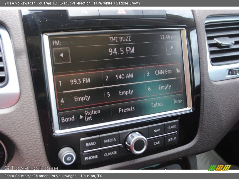 Pure White / Saddle Brown 2014 Volkswagen Touareg TDI Executive 4Motion