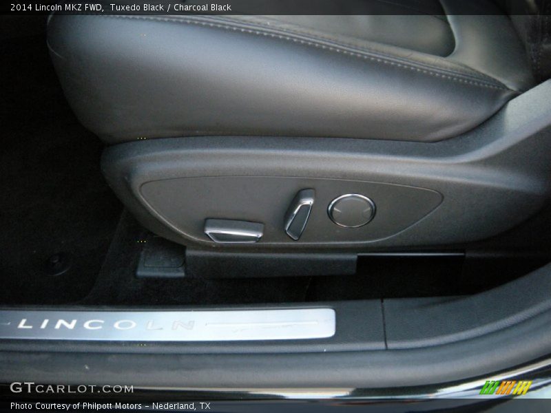 Tuxedo Black / Charcoal Black 2014 Lincoln MKZ FWD