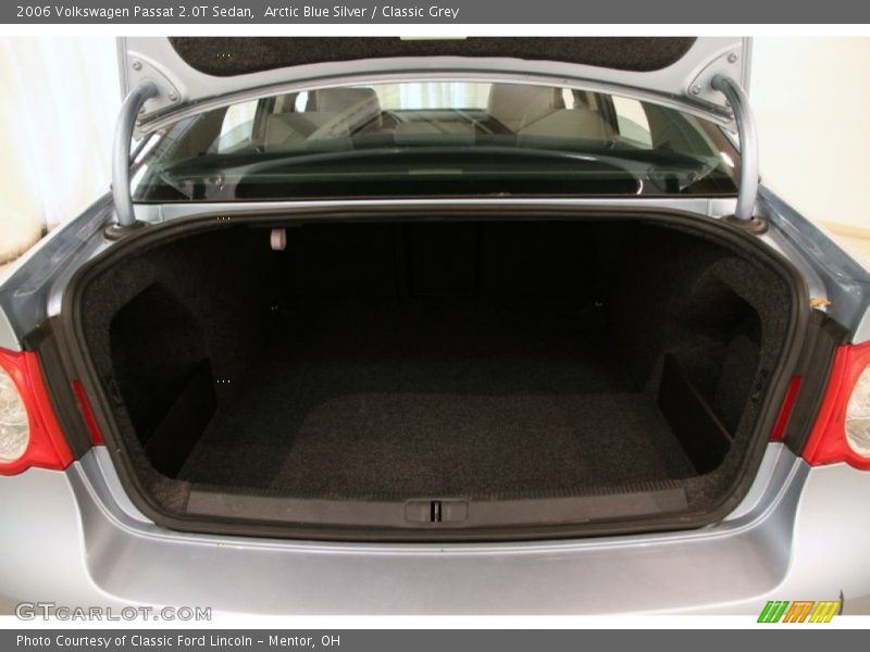 2006 Passat 2.0T Sedan Trunk
