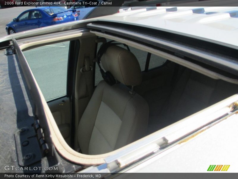 Cashmere Tri-Coat / Camel 2006 Ford Explorer Limited 4x4