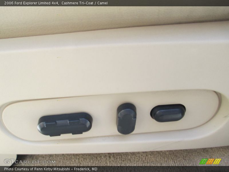 Cashmere Tri-Coat / Camel 2006 Ford Explorer Limited 4x4
