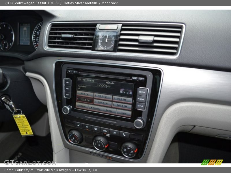 Reflex Silver Metallic / Moonrock 2014 Volkswagen Passat 1.8T SE
