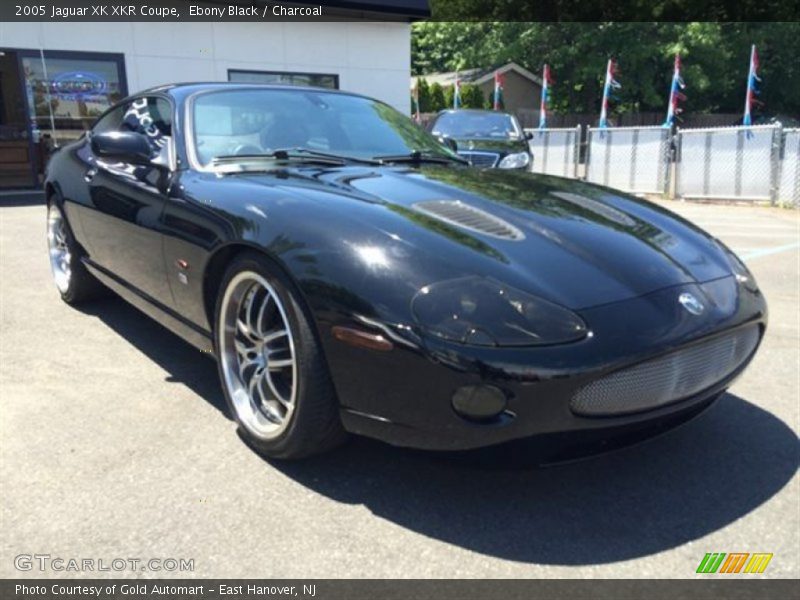 Front 3/4 View of 2005 XK XKR Coupe