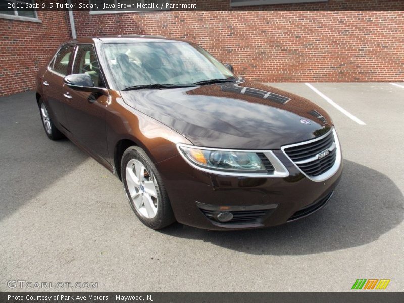 Front 3/4 View of 2011 9-5 Turbo4 Sedan