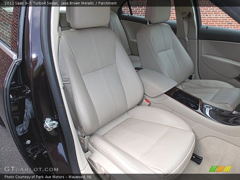 Front Seat of 2011 9-5 Turbo4 Sedan