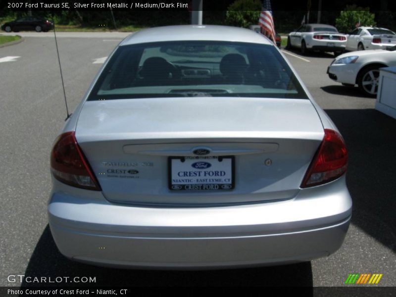 Silver Frost Metallic / Medium/Dark Flint 2007 Ford Taurus SE