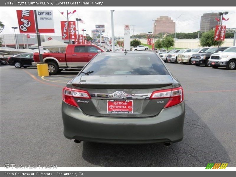 Cypress Green Pearl / Ivory 2012 Toyota Camry XLE V6