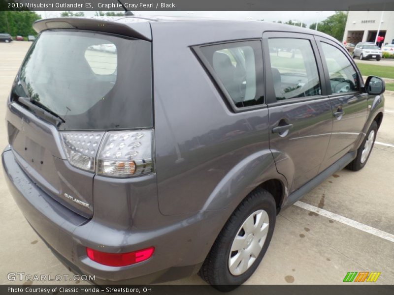 Graphite Gray Pearl / Black 2010 Mitsubishi Outlander ES