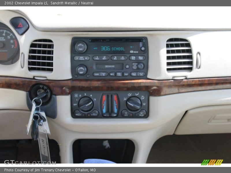 Sandrift Metallic / Neutral 2002 Chevrolet Impala LS