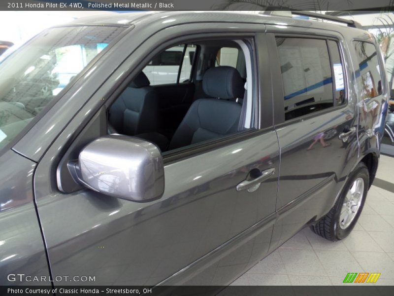Polished Metal Metallic / Black 2011 Honda Pilot EX 4WD