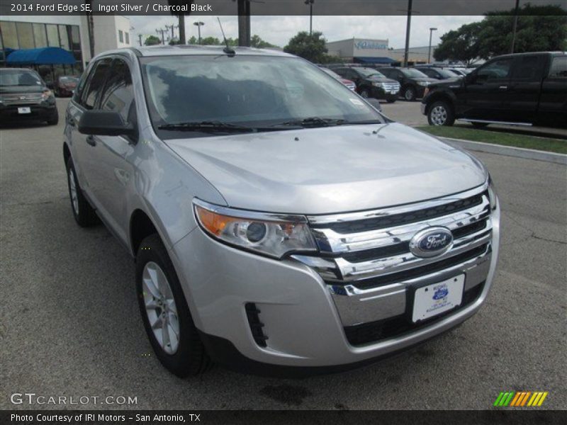 Ingot Silver / Charcoal Black 2014 Ford Edge SE