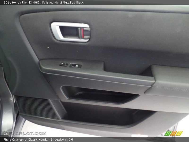 Polished Metal Metallic / Black 2011 Honda Pilot EX 4WD