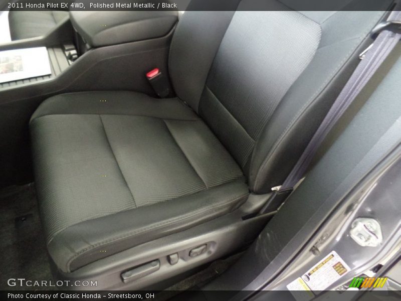 Polished Metal Metallic / Black 2011 Honda Pilot EX 4WD