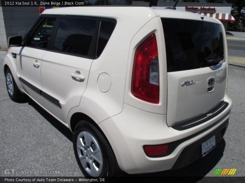 Dune Beige / Black Cloth 2012 Kia Soul 1.6