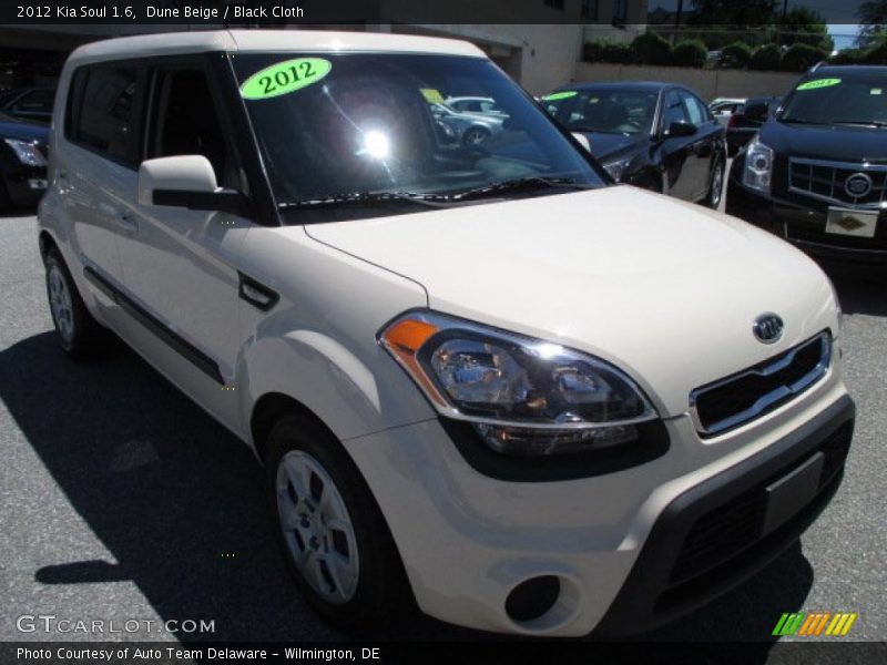 Dune Beige / Black Cloth 2012 Kia Soul 1.6