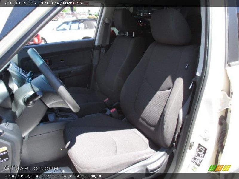 Dune Beige / Black Cloth 2012 Kia Soul 1.6